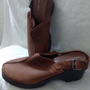 Easy Spirit Jessa Clog in Brown Leather Size-9